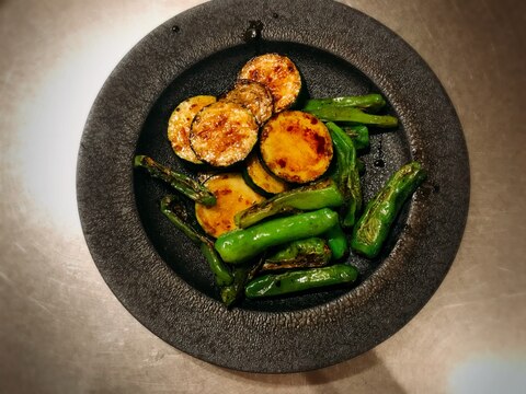 じっくり焼くだけ！野菜の旨味が引き出る焼き野菜